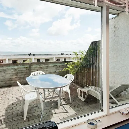 Apartment 4 Person In R M *
