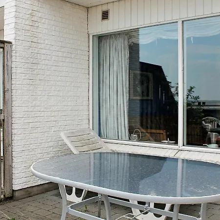 4 Person In R M By Traum